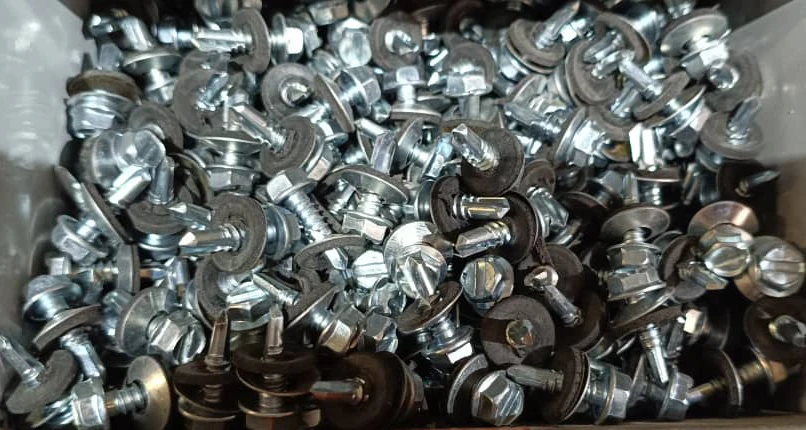 کاربردهای پیچ شیروانی نوک متهای