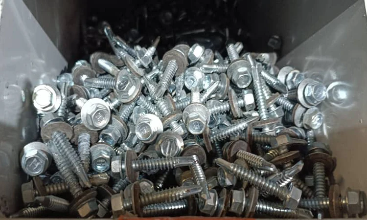 خرید پیچ شیروانی نوک متهای