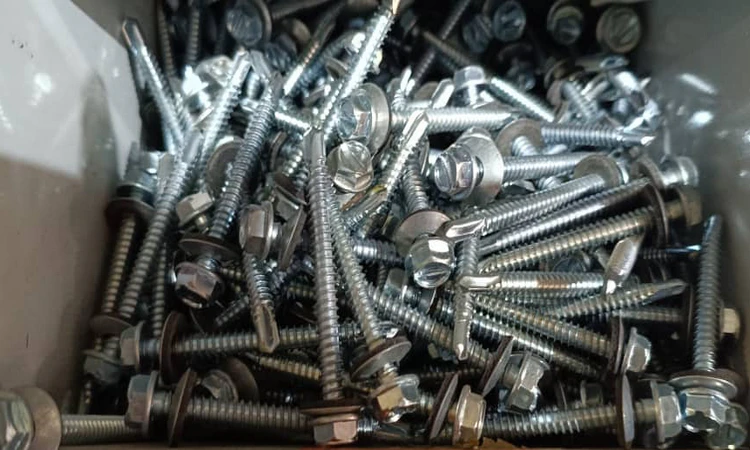 طراحی و ساخت انواع پیچ سر متهای