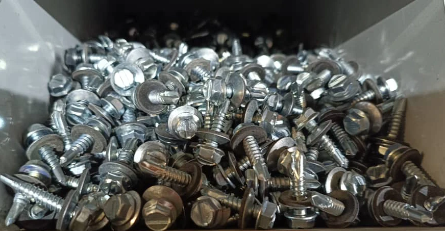 ساختار پیچ شیروانی نوک متهای